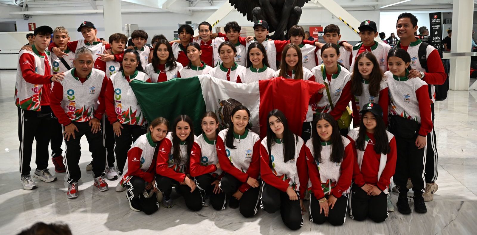 ¡Rumbo a Estonia! La delegación mexicana de natación inicia su travesía hacia los ICG 2025
